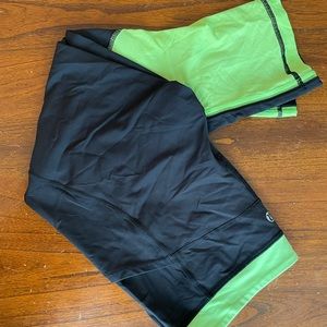 Lulu lemon capris with pockets